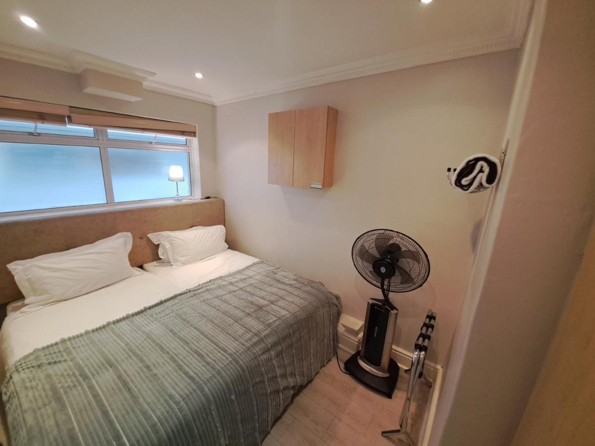 3 Bedroom Sea Facing Family Apartment Cape Town Moullie Point Exterior photo