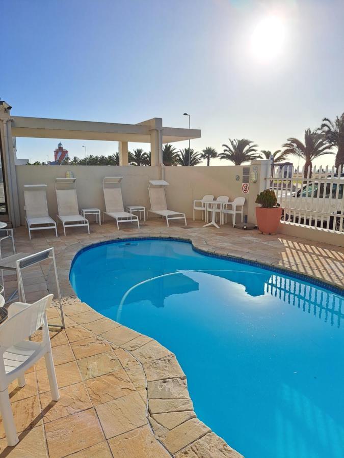 3 Bedroom Sea Facing Family Apartment Cape Town Moullie Point Exterior photo