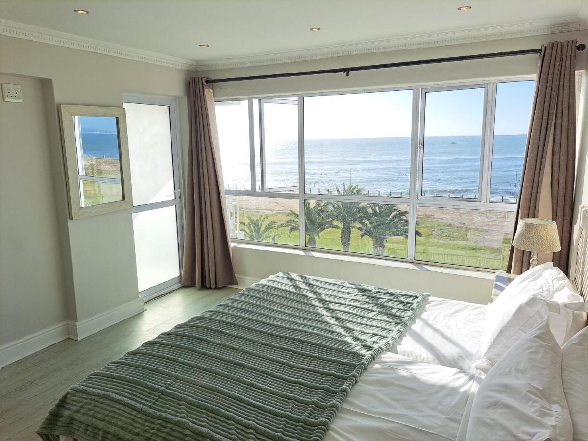 3 Bedroom Sea Facing Family Apartment Cape Town Moullie Point Exterior photo
