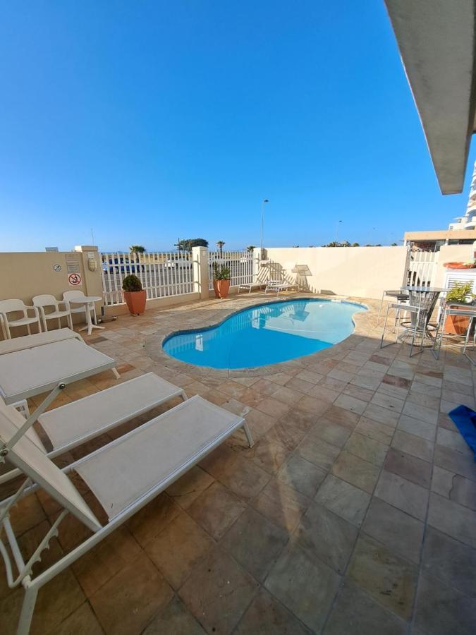 3 Bedroom Sea Facing Family Apartment Cape Town Moullie Point Exterior photo